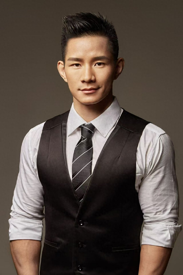 KAIYUN SPORTS-从驻港教官到新媒体顶流：杨建平，如何让格斗文化“破圈”生长？|搏击|MMA|UFC|粉丝|产业_新浪体育_新浪新闻